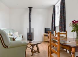 Roe Cottage - Uk33490, hotel with parking in Hadleigh