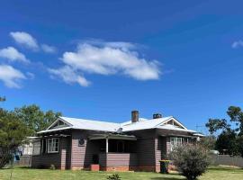The Brown House Tenterfield, holiday home in Tenterfield