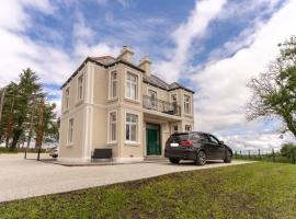 Relaxing Private Country Escape with Hot Tub, hotel con hidromasaje en Roscommon