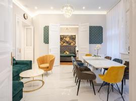 Premium Art Deco Apartment at Broadway // 4BDR & 3BR, hotel near Hungarian State Opera House, Budapest