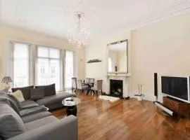 Stunning Grand 2 bed, 2 bath apartment,