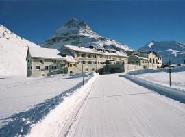 Gasthaus & Hotel Berninahaus, hotel in Pontresina