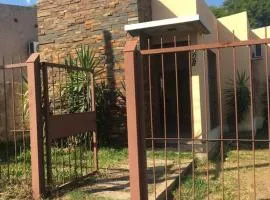 N8 Casa 2 Dorm Zona Residencial Barrio Villa Lola Artigas