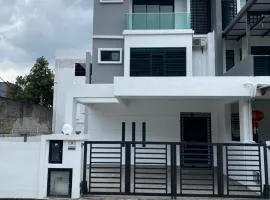 A Home - Homestay near St Anne Church Bukit Mertajam