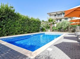 Cozy Apartment In Santa Venerina With Outdoor Swimming Pool, hotel in Santa Venerina