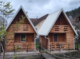 Kamp Bungalovi Sase drvena kuca, hôtel à Višegrad