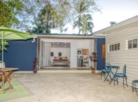 Maleny District - Charming Cottage in Witta 2 beds, hotel em Witta