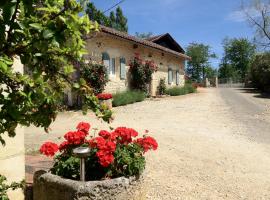 Le gîte de Pouzatel proche Château de Bonaguil, hotel di Fumel