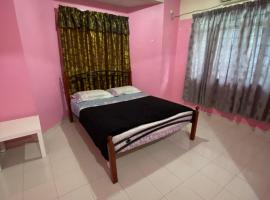 Spacious 4 Bedroom 3 bathroom ( Coway & Wifi), semesterboende i Cukai
