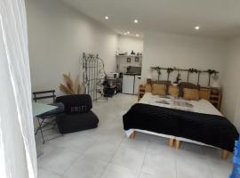 Studio indépendant dans villa, parking gratuit., appartement in Castelnau-le-Lez