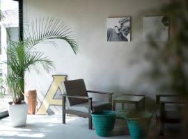 AMIGO HOUSE, hotel en Zushi