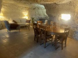 Viesnīca Troglo entre Caves et Châteaux pilsētā Monluī pie Luāras