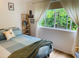 Eumundi Cottage in Town, guest house in Eumundi