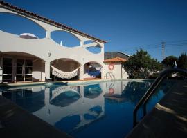 Alminhas House, hotel with parking in Alapela