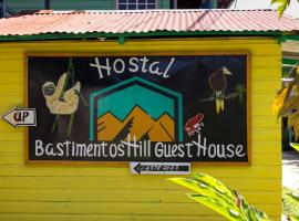 Bastimentos Hill Guest House โรงแรมในโบกัสทาวน์