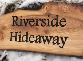 Riverside Hideaway, khách sạn gần Công viên Động vật hoang dã Highland, Kincraig