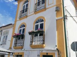 Casa da Joana by Portus Alacer, hotel in Portalegre