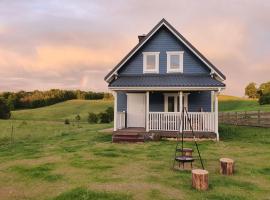 Blue Lake House, готель з парковкою у місті Lekarty