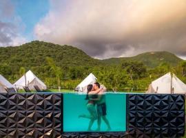 GLAMPING MOONLEV ATLIXCO Luxury Tend، فندق في أتليكسكو