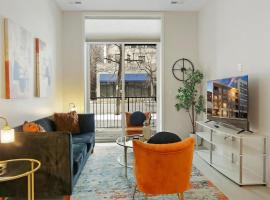 Elegant 2BR Apartment with In-Unit Laundry - Sheridan 102，位于芝加哥的酒店