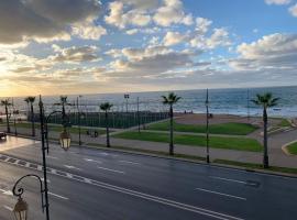 Appt front la mer, hotel em Rabat