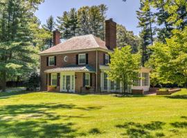 Idyllic County Escape, hotel in Timonium