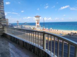 شقة فندقية مكيفة ميامي ع البحر مباشرةً, resort em Alexandria