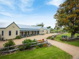 Henkley Cottage 4 Daniel, farm stay in Central Tilba