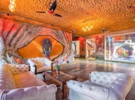 Shivaaz Villa - Celebrity 4BHK Luxury Villa in Goa with Private Pool