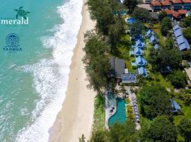 Khaolak Emerald Surf Beach Resort and Spa，拷叻的度假村