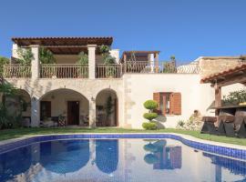 Nicole Villa, an Enchanted Gem, By ThinkVilla, hotel with parking in Embrósneros