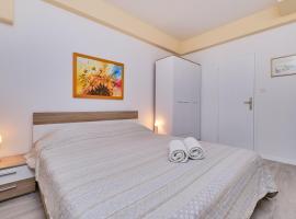 Appartment Ksenija 2, three-star hotel in Mali Lošinj