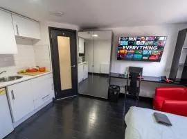 Lovely studio close to University of Birmingham!