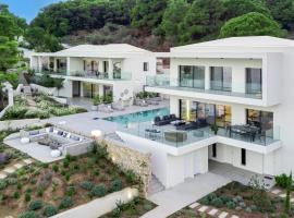 Luxury Villas Skiathos, вілла у місті Скіатос
