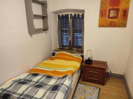 Chambre Haut, hotel with parking in Zilling