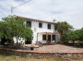 Mas de Paco, Chimenea, barbacoa y piscina, hotel barato en Vall dʼAlba