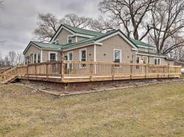 Pet-Friendly Seneca Lake Home with Private Deck, cottage in Ovid