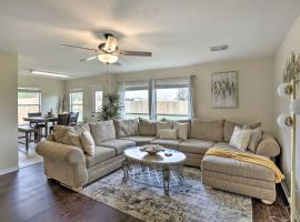 Spacious Houston Home about 22 Mi to Downtown!、ヒューストンの格安ホテル