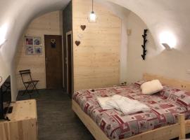 Chalet Sweet Mountain, hotel in Ponte di Legno