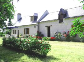 La Maison Tournesol - 3 bedroom house with large garden near Saumur, ξενοδοχείο σε Saint-Martin-de-la-Place