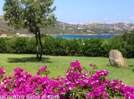 Il Bouganville a 150m dalla spiaggia con vista sulla splendida baia di Porto Raphael