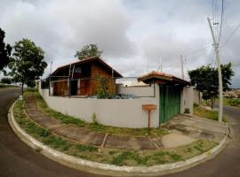 Casa em Brotas com Piscina e Churrasqueira, căsuță din Brotas