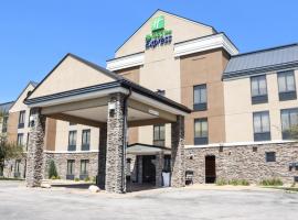 Holiday Inn Express Cedar Rapids - Collins Road, an IHG Hotel, хотел в Сидър Рапидс