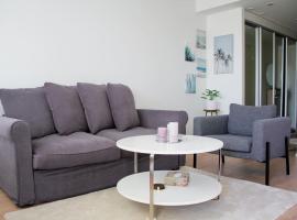 Modern apartment with Sauna, near Transit Hub/Dixi, hotell Vantaas