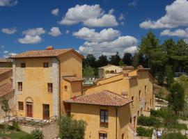 Nice apartment in Gambassi Terme with shared pool, apartamento en Gambassi Terme