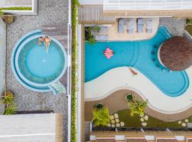 Roomates Hostel Canggu by Ini Vie Hospitality โรงแรมในชังกู