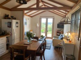 Wanderers Cottage, B&B in Woodbridge