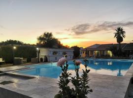 L'auberge Camarguaise, hotel v Saintes-Maries-de-la-Mer