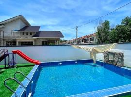 Villa D'Razna - Luxury 5-bedroom Villa with private pool, luxury hotel in Kuala Terengganu