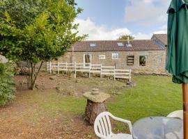 Family Country Cottage with a private Valley View, cabaña en Scarborough